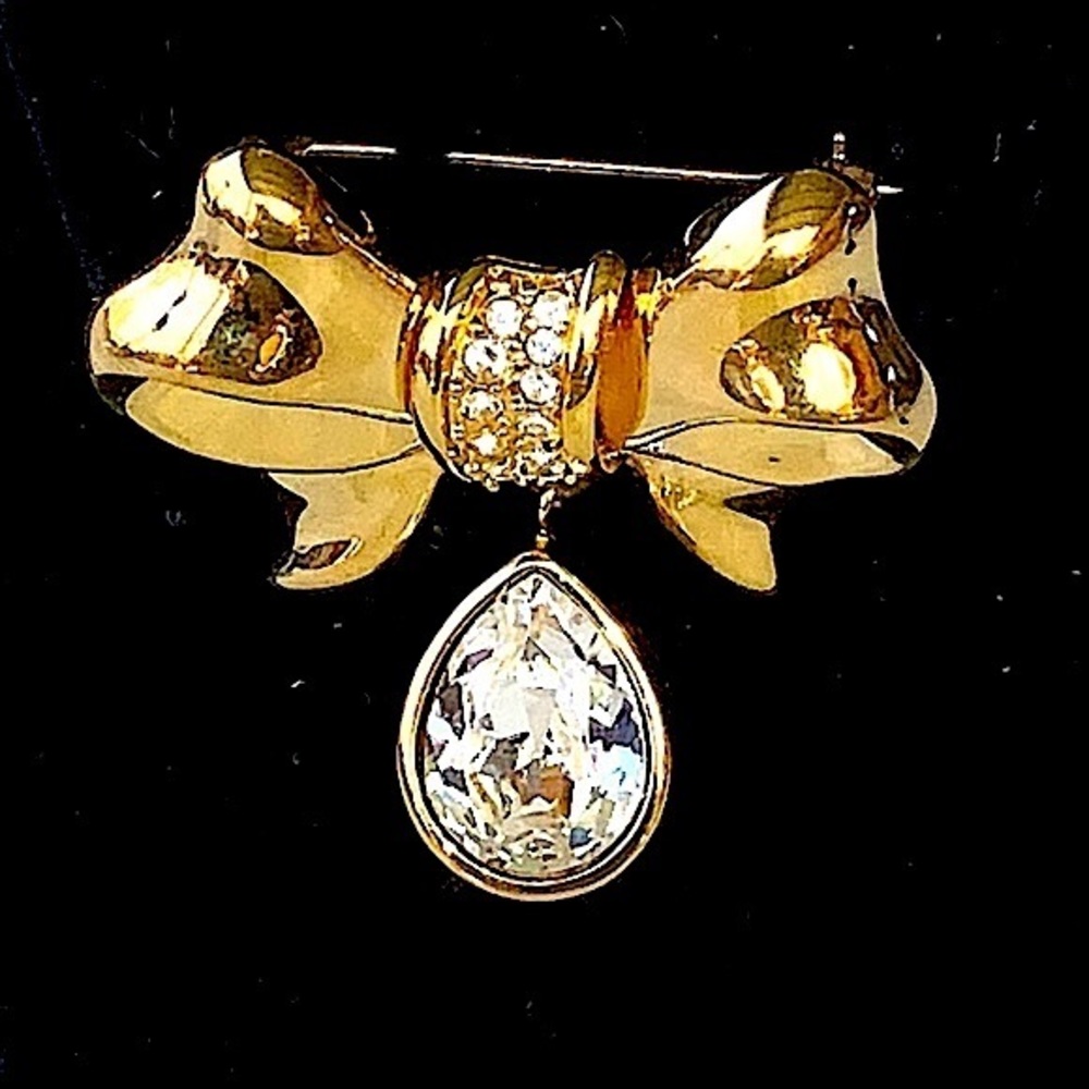 SWAROVSKI BOW BROACH CLEAR  CRYSTAL TEAR DROP GOLD MARKED SWAN